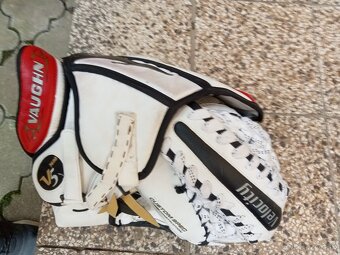 Brankárska výstroj - 12