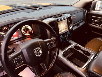 Dodge ram 5.7 HEMI 4x4 TOP MODEL - 12