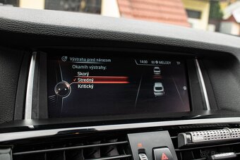 BMW X4 35d M Packet, Strešné okno, ACC, Harman Kardon, HUD - 12