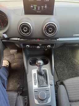 Audi A3 sportback  1.8 TFSI - 12