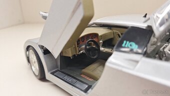 1:18 BUGATTI EB110 - 12