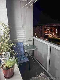 NA PREDAJ ZREKONŠTRUOVANÝ 3 IZBOVÝ BYT | 74 m² + BALKÓN | RV - 12