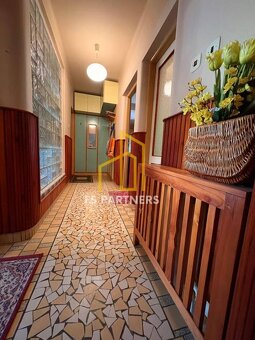 Priestranný zariadený rodinný dom s veľkým pozemkom – Zlatná - 12