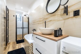 Exkluzívny, kompletne zariadený 3izbový byt na Komenského - 12