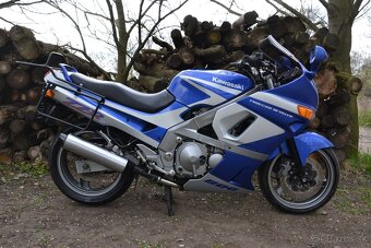 Kawasaki ZZR 600 - 12