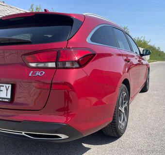 Hyundai i30 CW Kombi 1.6 CRDi Family DTC - 12
