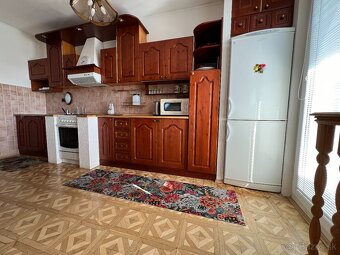 Pekný 4 izbový - zrekonštruovaný a zariadený byt - 12