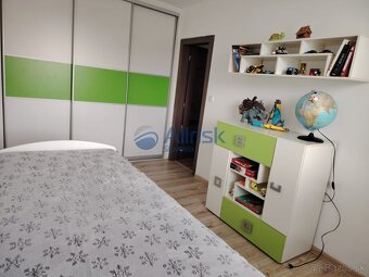 Komfortný 4.izbový byt v samom centre mesta Sereď - 12