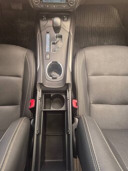 Predám  Toyota Avensis Combi 2.0 Valvematic Executive MDS - 12