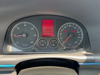 Volkswagen Touran 2.0 TDI - 12