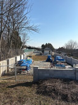 Krásny pozemok s domom vo Veľkom Ďure - 12