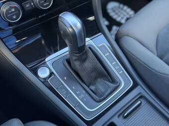 Volkswagen Golf Variant 2.0 TDI Highline DSG - 12