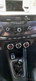 Alfa Romeo Giulietta TBI QV - 12