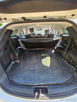 Hyundai Grand Santa Fe - 12