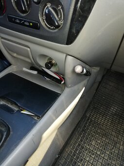 Mazda 323 - 12