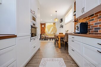 REZERVOVANÉ NA PREDAJ – Rodinný dom s krásnym pozemkom, bazé - 12