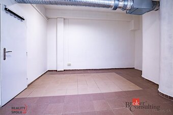 Prenájom obchodného priestoru – Polygon, Nitra (170 m²) - 12