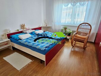 Na predaj: Priestranný rodinný dom v obci Jablonica, okres S - 12