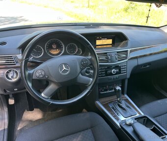 Mercedes-Benz E 200 CGI BlueEfficiency - 12