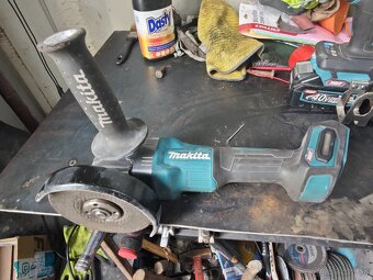 Makita - 12