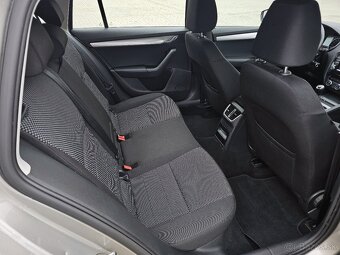 Škoda Octavia Combi 1.6 TDI M5 Ambition DVD R17 - 12