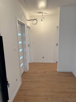 Moderný 4izb.rodinný dom v štandarde v novej zóne-Veselé - 12