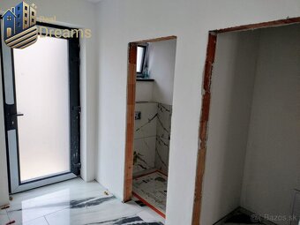 Novostavba 4-izbového rodinného dvojdomu v obci Žihárec - 12