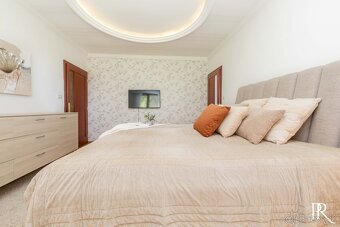 JEDINEČNÝ 5 IZBOVÝ RODINNÝ DOM S BAZÉNOM A KRÁSNOU ZÁHRADOU - 12