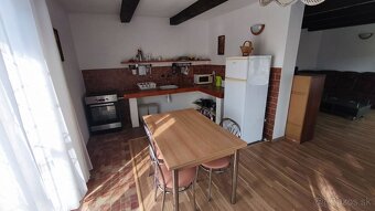 Rodinný dom s obchodným priestorom - 12