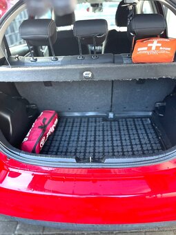 Toyota yaris 2016 - 12