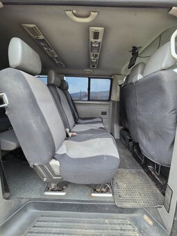 Volkswagen Transporter Caravelle 2.5TDI - 12