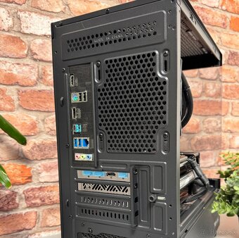 i3 12100F\16GB\RX 7800XT\SSD\850W Zdr - 12