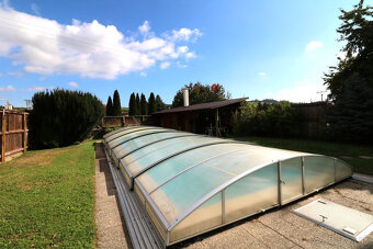 PREDAJ RODINNÝ DOM S BAZÉNOM A PRIESTOROM NA PODNIKANIE - 12