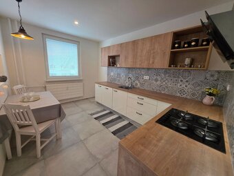 3 izbový byt, 58 m2+ veľká, nová loggia 6 m2, Dubnica n/V. - 12