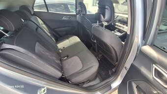 Kia Sportage 1.6 Benzín+HEV Gold (2022)–hybrid,automat - 12