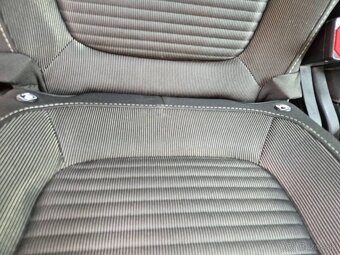 7-miestny Renault Scénic Blue dCi 120 Intens EDC - 12