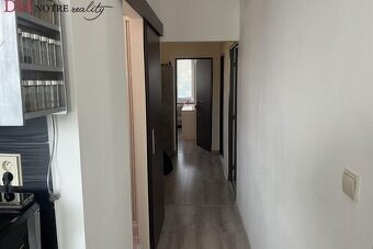 Štýlový trojizbový byt s balkónmi priamo v srdci Lučenca - 12