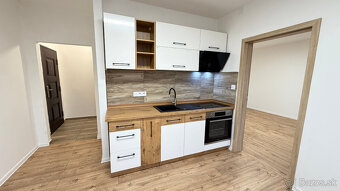 Jednoizbový, kompletne zrekonštruovaný byt s možnosťou zaria - 12