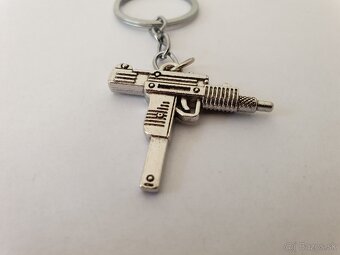 Kľúčenky v tvare strelnej zbrane 1 - 12