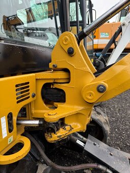 Caterpillar 301.6 - 12