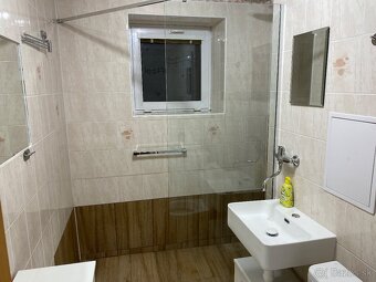 Prenájom 2-izbového bytu s balkónom a parkovacim miestom - 12