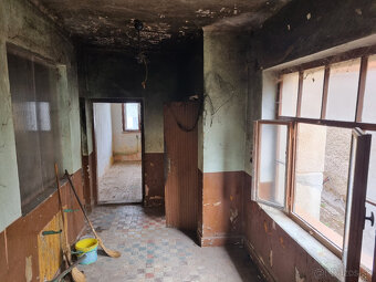 RODINNÝ DOM a POZEMOK 1205 m2 DOBRÁ VODA - VOĽNÝ - 12