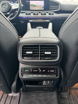 Mercedes-Benz GLS 400d 4MATIC AMG 7 - miestné - 12
