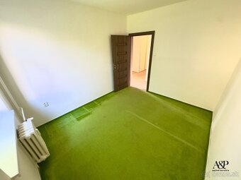 VÝRAZNÁ ZĽAVA NA PREDAJ 4 IZBOVÝ BYT, 84M2, LÚČKY, HOL - 12
