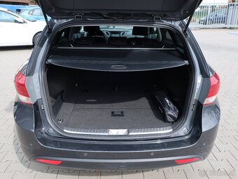 Hyundai i40 WG 1.7CRDi 104kW NAVI ČR 1MAJITEL SERVISKA - 12