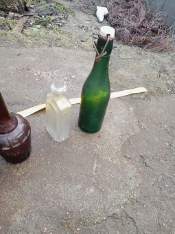 Staré fľaše na dekoráciu - 12