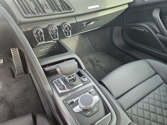 Audi R8 Coupe V10 5.2 FSI Performance - 12