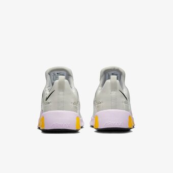 Nike Air Max Bella TR 5 - 12