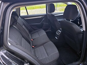 Škoda Octavia Combi 2.0 TDI DSG Ambition Navi DVD R16 OrigKM - 12