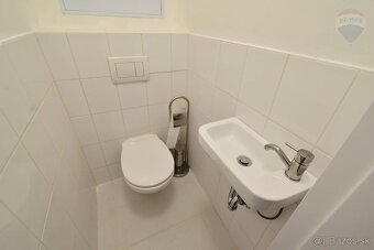 Prenájom 2 izbový  55 m2 byt s parkovacím státím „TABÁŇ“ Nit - 12